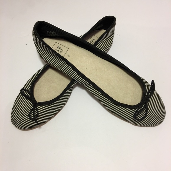 GAP (NEW) Black & White Stripe Ballet Flats - Picture 1 of 4